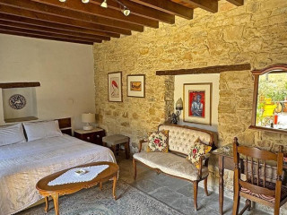 Nikis House