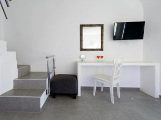Nikolas Hotel