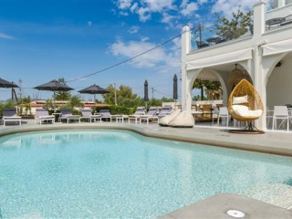 NIKON BOUTIQUE HOTEL