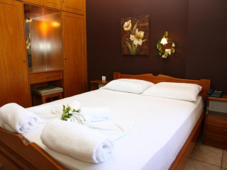 NIKOS APARTMENTS