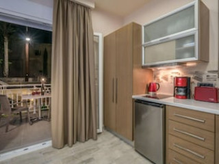 NIKOS & MARIA STUDIOS