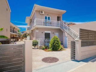 NIKOS & MARIA STUDIOS