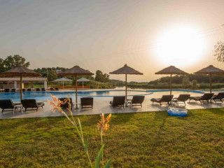 Ninos Laguna Holiday Resort