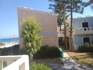 NIROS BEACHFRONT APART HOTEL