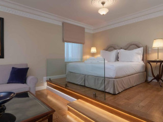 Noble Suites