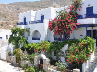 Nostos Studios and Apartments