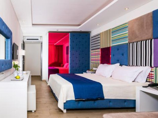Notos Deluxe Suites
