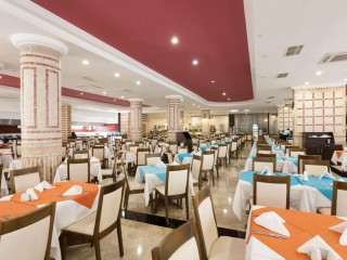 GRAND HOTEL