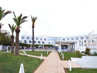 NOVOSTAR BUDGET PYRAMIDES CLUB & SPA