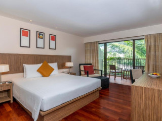 Novotel Phuket Surin Beach Resort