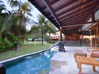 Nusa Dua Beach Hotel & Spa