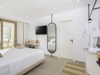 Nusa Suites & Villas