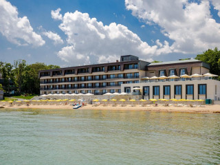 NYMPHA HOTEL RIVIERA
