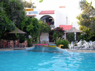 Oasis Hotel Bungalows