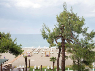Oceana Beach Hotel