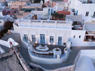 Oia Mansion