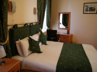 OLD CITY INN AT CITY WALLS