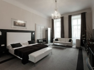 OLD TOWN SQUARE HOTEL & RESIDENCE