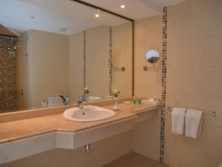 OLD VIC SHARM RESORT