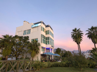 Side Premium Hotel
