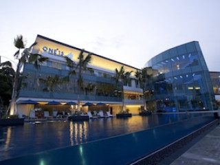 ONE15 MARINA CLUB