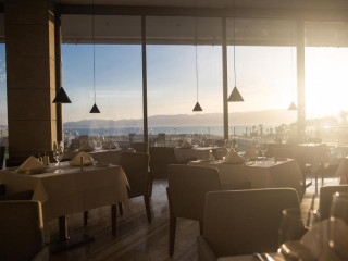 On'Live Deluxe Hotel