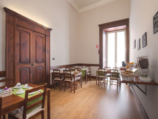 OPERA HOME