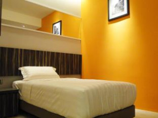 ORANGE PREMIER TAMAN SEGAR