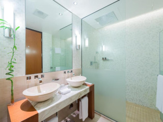 Oryx Airport Hotel