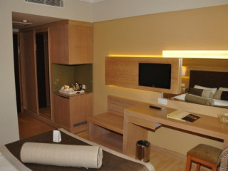 OTIUM FAMILY STONE PALACE