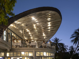 OUTRIGGER Maldives Maafushivaru Resort