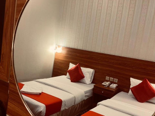 OYO 271 Parasol Hotel