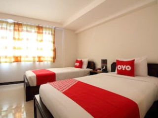 OYO 484 PANNEE RESIDENCE KHAOSAN