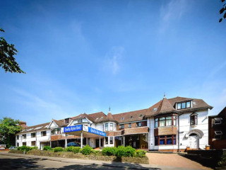 OYO Luton Hotel