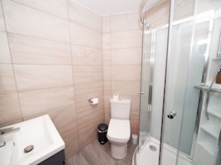 OYO THE ARCH WEMBLEY