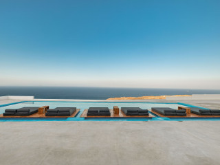 Oyster Luxury Suites