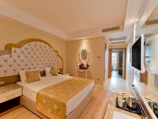 Iris Hotel