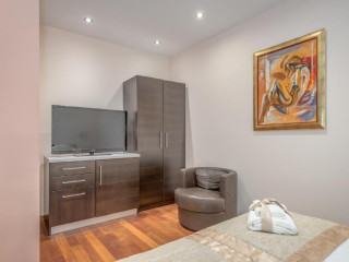 Palace Suites Heritage Hotel