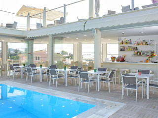 Palapart Gikas Studios & Suites