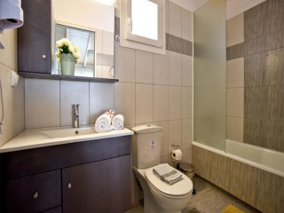 Palapart Gikas Studios & Suites