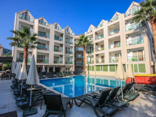 SEVEN SEAS HOTEL LIFE