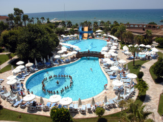Palmeras Beach Hotel