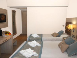 PALMERAS BEACH HOTEL