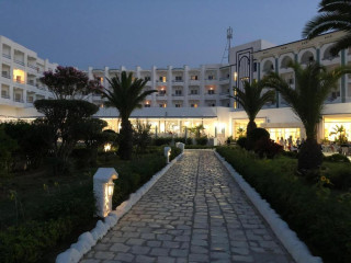 Palmyra Holiday Resort & Spa