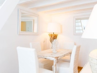 PANTHEON LUXURY GOLD APARTMENT