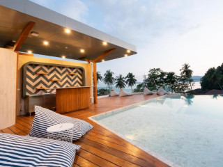 Panwaburi Beachfront Resort