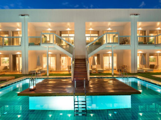 BlueWhite Apartments