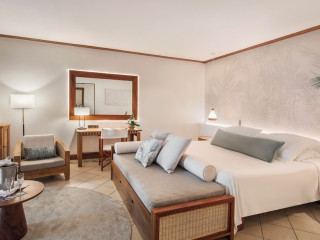 Paradis Beachcomber Golf Resort and Spa