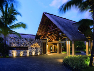 Paradis Beachcomber Golf Resort and Spa