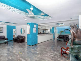 PARADISE BEACHFRONT AND NIGHTLIFE HEART